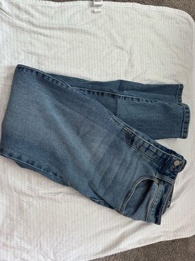 Maurices High-Rise Women's Jeans in Medium Blue